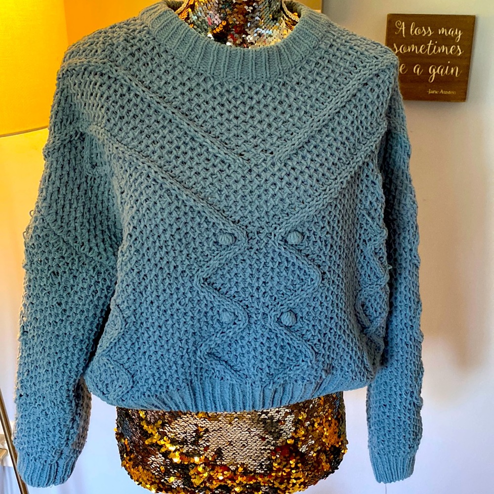 Pull and Bear blue pullover sweater size 28